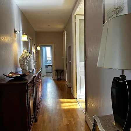 Apartament De Charme En Plein Centre Avec Spacieux Garage Prive *