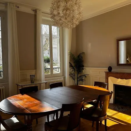 Apartamento De Charme En Plein Centre Avec Spacieux Garage Privé Clermont-Ferrand