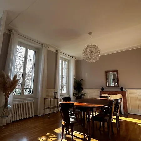 De Charme En Plein Centre Avec Spacieux Garage Privé