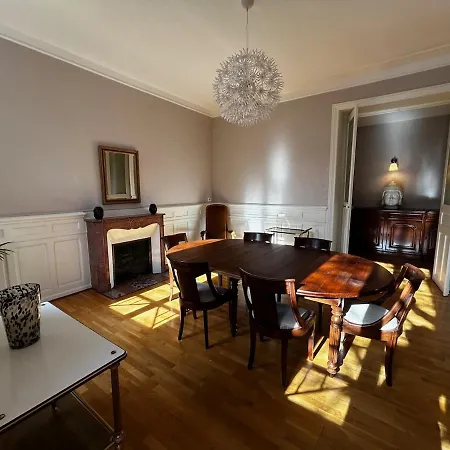 De Charme En Plein Centre Avec Spacieux Garage Prive Apartament *