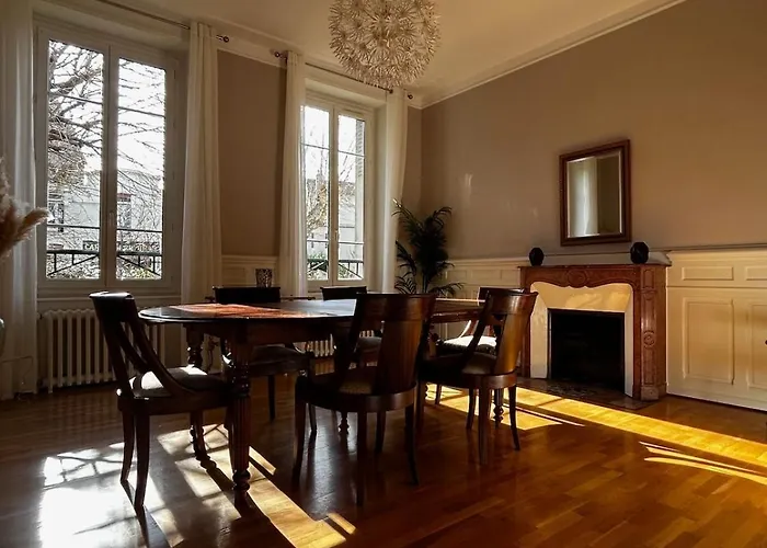 Apartamento De Charme En Plein Centre Avec Spacieux Garage Privé *